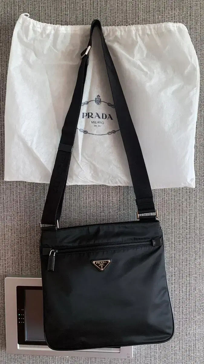 프라다 PRADA 정품 삼각 나일론 메신저 크로스백 2VH563 선물